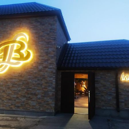 Boutique Living Hotel Erevan Esterno foto