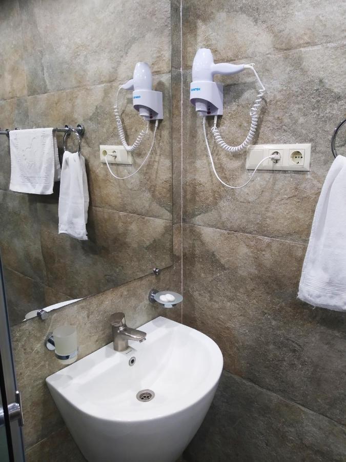 Boutique Living Hotel Erevan Esterno foto