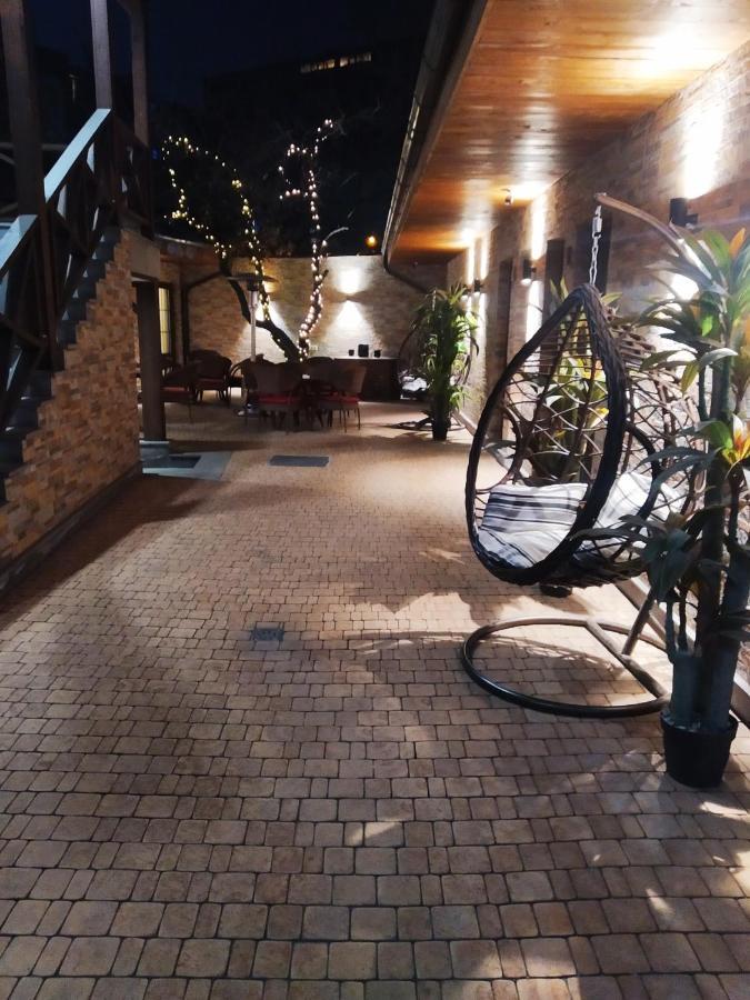 Boutique Living Hotel Erevan Esterno foto