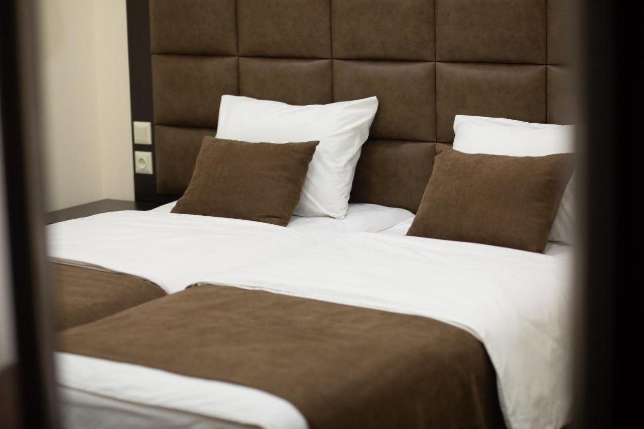 Boutique Living Hotel Erevan Esterno foto