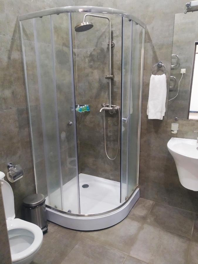 Boutique Living Hotel Erevan Esterno foto