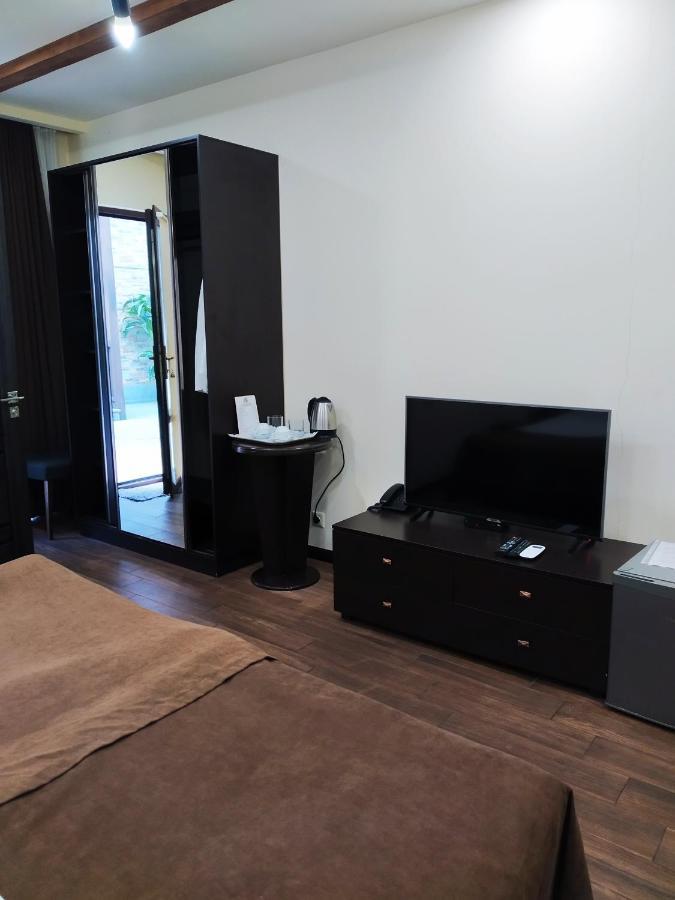 Boutique Living Hotel Erevan Esterno foto