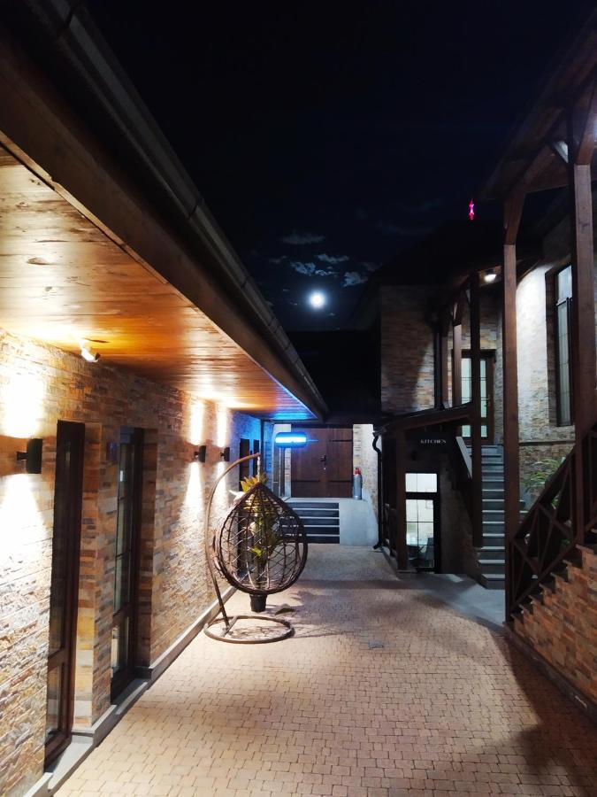 Boutique Living Hotel Erevan Esterno foto