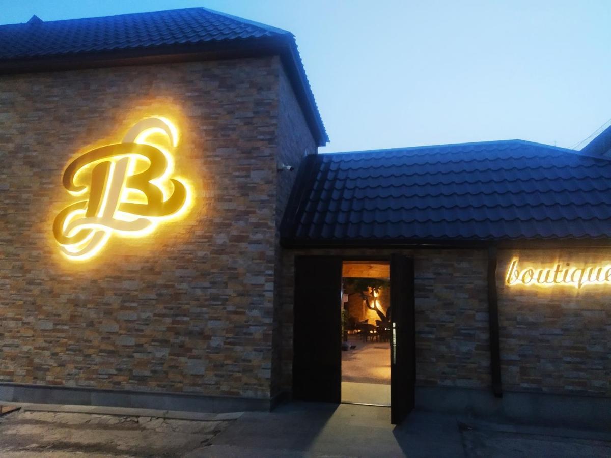 Boutique Living Hotel Erevan Esterno foto